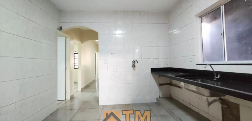 EXCELENTE CASA COM 3 QUARTOS, TODA NA LAJE, BEM LOCALIZADA, ESCRITURADA, BAIRRO RESIDENCIAL OESTE, EM SÃO SEBASTIÃO/DF.