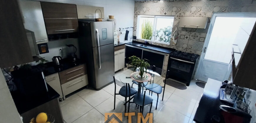 EXCELENTE CASA COM 4 QUARTOS, DE ESQUINA, NASCENTE, ARMÁRIOS , CHURRASQUEIRA, BEM LOCALIZADA, PROXIMA AO SUPER MERCADO UNIÃO NO BAIRRO RESIDENCIAL OESTE, EM SÃO SEBASTIÃO/DF.