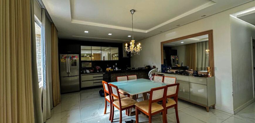 Maravilhosa Casa, Nova, Moderna, com Fino Acabamento, Armários Planejados, na Laje, no Condomínio Villages do Sol, Jardim Botânico /DF. Próxima ao condomínio Quintas dos Ipês.