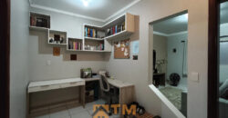 MARAVILHOSA CASA, TODA NA LAJE, COM ESTRUTURA PARA MAIS UM PAVIMENTO, ARMÁRIOS , BEM LOCALIZADA, PINTURA NOVA, PRONTA PARA MORAR! NO BAIRRO RESIDENCIAL OESTE, EM SÃO SEBASTIÃO/DF.