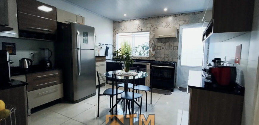 EXCELENTE CASA COM 4 QUARTOS, DE ESQUINA, NASCENTE, ARMÁRIOS , CHURRASQUEIRA, BEM LOCALIZADA, PROXIMA AO SUPER MERCADO UNIÃO NO BAIRRO RESIDENCIAL OESTE, EM SÃO SEBASTIÃO/DF.