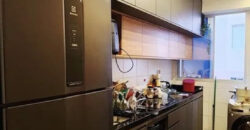 EXCELENTE APARTAMENTO TODO REFORMADO, COM ARMÁRIOS PLANEJADOS, PROJETO DE ILUMINAÇÃO, NO PRIMEIRO ANDAR, DO CRIXAS III, EM SÃO SEBASTIÃO/DF.