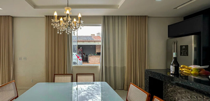 Maravilhosa Casa, Nova, Moderna, com Fino Acabamento, Armários Planejados, na Laje, no Condomínio Villages do Sol, Jardim Botânico /DF. Próxima ao condomínio Quintas dos Ipês.