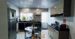 EXCELENTE CASA COM 4 QUARTOS, DE ESQUINA, NASCENTE, ARMÁRIOS , CHURRASQUEIRA, BEM LOCALIZADA, PROXIMA AO SUPER MERCADO UNIÃO NO BAIRRO RESIDENCIAL OESTE, EM SÃO SEBASTIÃO/DF.