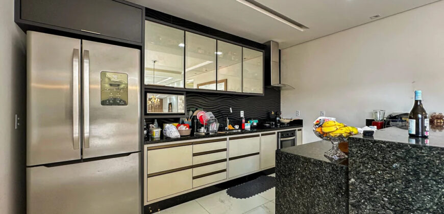 Maravilhosa Casa, Nova, Moderna, com Fino Acabamento, Armários Planejados, na Laje, no Condomínio Villages do Sol, Jardim Botânico /DF. Próxima ao condomínio Quintas dos Ipês.