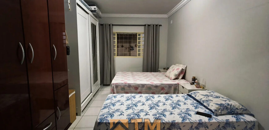 MARAVILHOSA CASA, TODA NA LAJE, COM ESTRUTURA PARA MAIS UM PAVIMENTO, ARMÁRIOS , BEM LOCALIZADA, PINTURA NOVA, PRONTA PARA MORAR! NO BAIRRO RESIDENCIAL OESTE, EM SÃO SEBASTIÃO/DF.