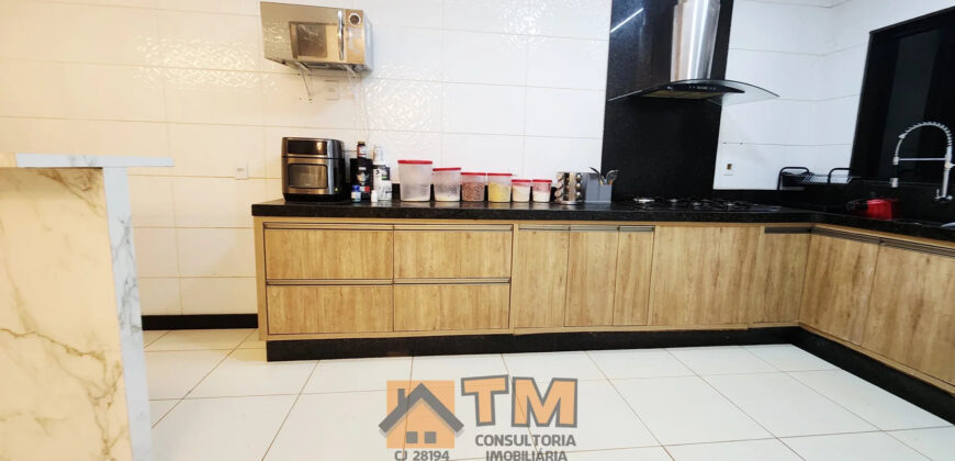 MARAVILHOSA CASA, COM FINO ACABAMENTO, ARMÁRIOS PLANEJADOS, AUTOMAÇÃO, PISCINA AQUECIDA, CHURRASQUEIRA, PRONTA PARA MORAR!