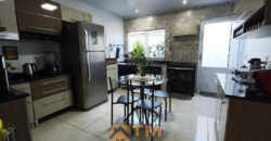 EXCELENTE CASA COM 4 QUARTOS, DE ESQUINA, NASCENTE, ARMÁRIOS , CHURRASQUEIRA, BEM LOCALIZADA, PROXIMA AO SUPER MERCADO UNIÃO NO BAIRRO RESIDENCIAL OESTE, EM SÃO SEBASTIÃO/DF.