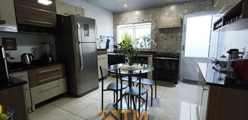 EXCELENTE CASA COM 4 QUARTOS, DE ESQUINA, NASCENTE, ARMÁRIOS , CHURRASQUEIRA, BEM LOCALIZADA, PROXIMA AO SUPER MERCADO UNIÃO NO BAIRRO RESIDENCIAL OESTE, EM SÃO SEBASTIÃO/DF.
