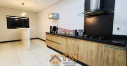MARAVILHOSA CASA, COM FINO ACABAMENTO, ARMÁRIOS PLANEJADOS, AUTOMAÇÃO, PISCINA AQUECIDA, CHURRASQUEIRA, PRONTA PARA MORAR!