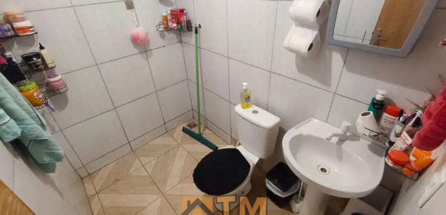 EXCELENTE SOBRADO DE ESQUINA NA QUADRA 104 DO BAIRRO RESIDENCIAL OESTE EM SÃO SEBASTIÃO DF. SÃO 3 MORADIAS COM ENTRADA INDEPENDENTE.