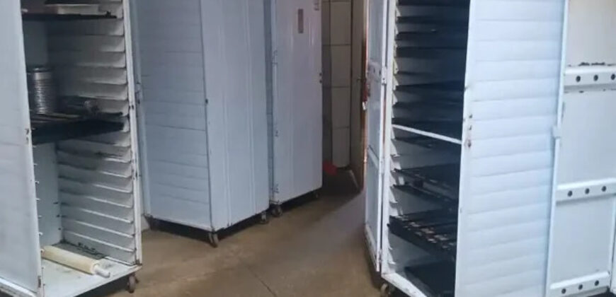 OPORTUNIDADE! IMÓVEL COMERCIAL, DE ESQUINA, LOJA E APARTAMENTOS