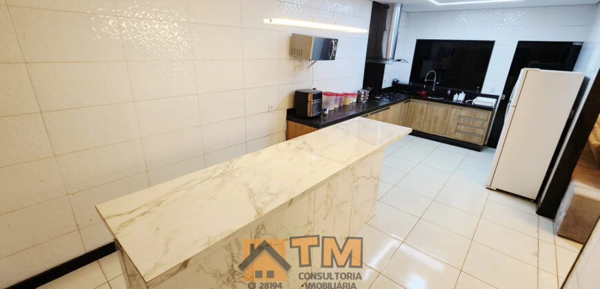 MARAVILHOSA CASA, COM FINO ACABAMENTO, ARMÁRIOS PLANEJADOS, AUTOMAÇÃO, PISCINA AQUECIDA, CHURRASQUEIRA, PRONTA PARA MORAR!