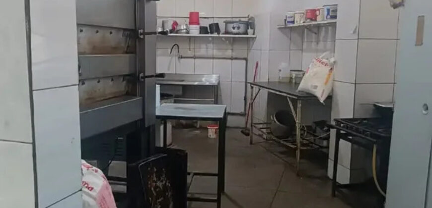OPORTUNIDADE! IMÓVEL COMERCIAL, DE ESQUINA, LOJA E APARTAMENTOS