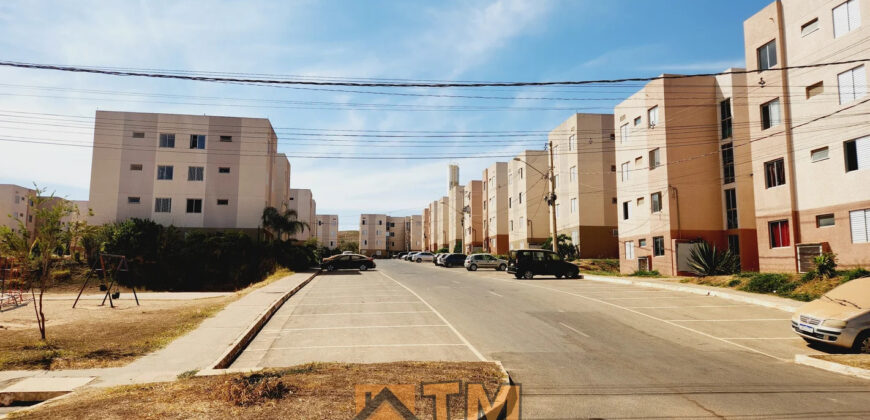 EXCELENTE APARTAMENTO TODO REFORMADO, COM ARMÁRIOS PLANEJADOS, PROJETO DE ILUMINAÇÃO, NO PRIMEIRO ANDAR, DO CRIXAS III, EM SÃO SEBASTIÃO/DF.