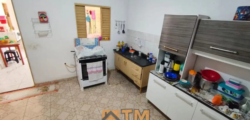 EXCELENTE SOBRADO DE ESQUINA NA QUADRA 104 DO BAIRRO RESIDENCIAL OESTE EM SÃO SEBASTIÃO DF. SÃO 3 MORADIAS COM ENTRADA INDEPENDENTE.