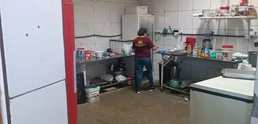 OPORTUNIDADE! IMÓVEL COMERCIAL, DE ESQUINA, LOJA E APARTAMENTOS