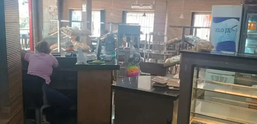 OPORTUNIDADE! IMÓVEL COMERCIAL, DE ESQUINA, LOJA E APARTAMENTOS