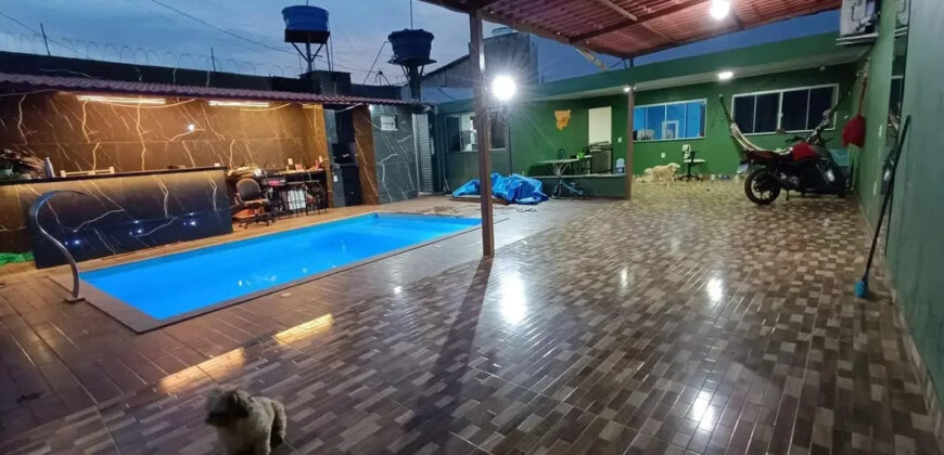 Excelente Casa com 2 Quartos, Piscina, Churrasqueira, Bairro Morro da Cruz, em São Sebastião /DF.