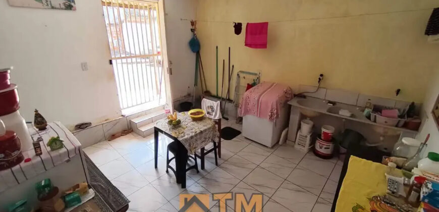 EXCELENTE SOBRADO DE ESQUINA NA QUADRA 104 DO BAIRRO RESIDENCIAL OESTE EM SÃO SEBASTIÃO DF. SÃO 3 MORADIAS COM ENTRADA INDEPENDENTE.