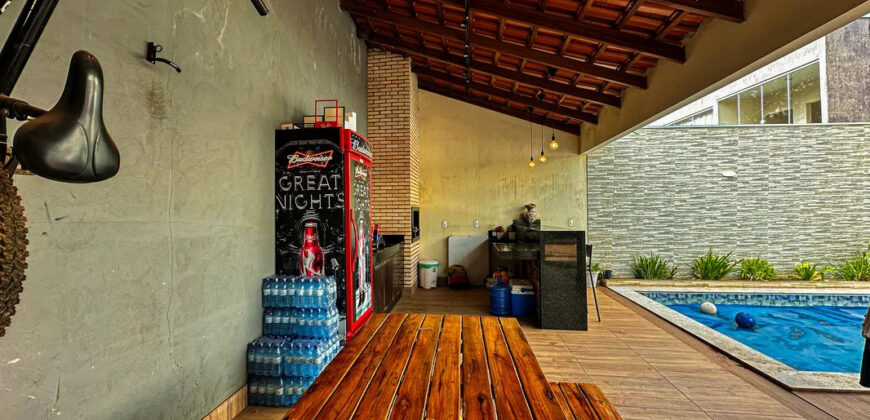 Maravilhosa Casa, Nova, Moderna, com Fino Acabamento, Armários Planejados, na Laje, no Condomínio Villages do Sol, Jardim Botânico /DF. Próxima ao condomínio Quintas dos Ipês.