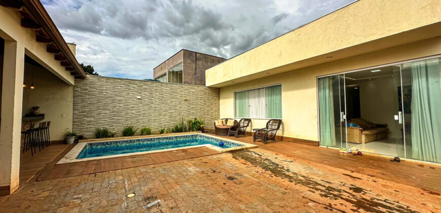 Maravilhosa Casa, Nova, Moderna, com Fino Acabamento, Armários Planejados, na Laje, no Condomínio Villages do Sol, Jardim Botânico /DF. Próxima ao condomínio Quintas dos Ipês.