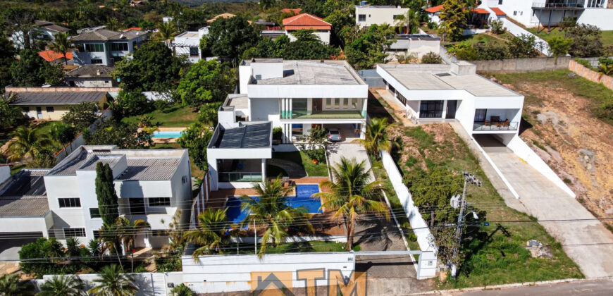 Conquiste seu novo lar no Condomínio Ouro Vermelho I, no bairro Jardim Botânico, em Brasília. Uma linda casa de 600m², moderna e espaçosa, que une conforto, praticidade e um estilo de vida exclusivo para você e sua família. Aproveite o melhor de morar em uma residência com amplas suítes e uma infraestrutura completa de lazer.