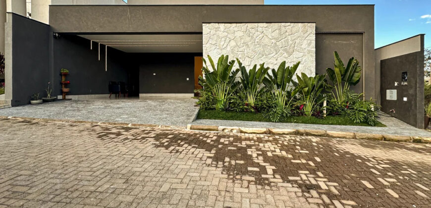 MARAVILHOSA CASA, NOVA DE ALTO PADRÃO, SOFISTICAÇÃO, CONFORTO E MODERNIDADE APRESENTAMOS ESTA BELÍSSIMA RESIDÊNCIA, PROJETADA PARA QUEM BUSCA EXCLUSIVIDADE, CONFORTO E UM ACABAMENTO IMPECÁVEL.