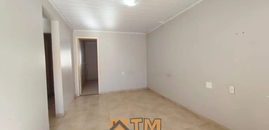 CASA COM 3 QUARTOS, EXCELENTE LOCALIZAÇÃO, NASCENTE, ARMÁRIOS , CHURRASQUEIRA, PROXIMA A ADMINISTRAÇÃO REGIONAL, NO BAIRRO RESIDENCIAL OESTE, EM SÃO SEBASTIÃO/DF.
