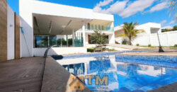 Conquiste seu novo lar no Condomínio Ouro Vermelho I, no bairro Jardim Botânico, em Brasília. Uma linda casa de 600m², moderna e espaçosa, que une conforto, praticidade e um estilo de vida exclusivo para você e sua família. Aproveite o melhor de morar em uma residência com amplas suítes e uma infraestrutura completa de lazer.