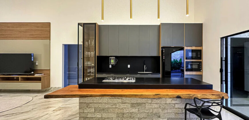 MARAVILHOSA CASA, NOVA DE ALTO PADRÃO, SOFISTICAÇÃO, CONFORTO E MODERNIDADE APRESENTAMOS ESTA BELÍSSIMA RESIDÊNCIA, PROJETADA PARA QUEM BUSCA EXCLUSIVIDADE, CONFORTO E UM ACABAMENTO IMPECÁVEL.