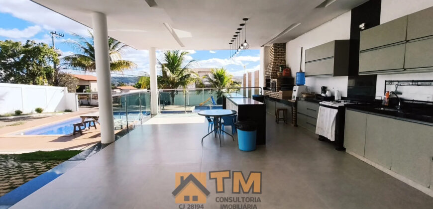 Conquiste seu novo lar no Condomínio Ouro Vermelho I, no bairro Jardim Botânico, em Brasília. Uma linda casa de 600m², moderna e espaçosa, que une conforto, praticidade e um estilo de vida exclusivo para você e sua família. Aproveite o melhor de morar em uma residência com amplas suítes e uma infraestrutura completa de lazer.
