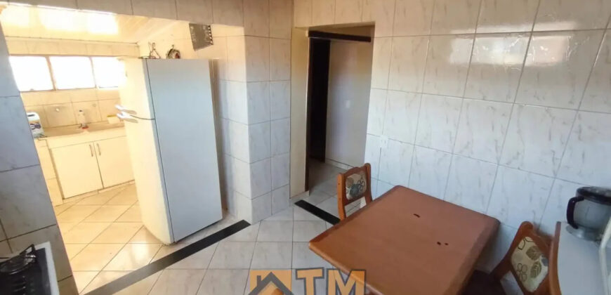 SOBRADO DE ESQUINA COM 1 CASA E 3 KITNETS E UMA GALPÃO, NO BAIRRO VILA NOVA EM SÃO SEBASTIÃO DF.
