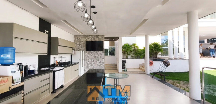 Conquiste seu novo lar no Condomínio Ouro Vermelho I, no bairro Jardim Botânico, em Brasília. Uma linda casa de 600m², moderna e espaçosa, que une conforto, praticidade e um estilo de vida exclusivo para você e sua família. Aproveite o melhor de morar em uma residência com amplas suítes e uma infraestrutura completa de lazer.