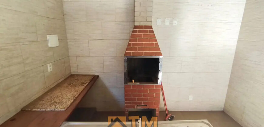 CASA COM 3 QUARTOS, EXCELENTE LOCALIZAÇÃO, NASCENTE, ARMÁRIOS , CHURRASQUEIRA, PROXIMA A ADMINISTRAÇÃO REGIONAL, NO BAIRRO RESIDENCIAL OESTE, EM SÃO SEBASTIÃO/DF.