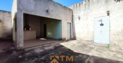 CASA COM 3 QUARTOS, EXCELENTE LOCALIZAÇÃO, NASCENTE, ARMÁRIOS , CHURRASQUEIRA, PROXIMA A ADMINISTRAÇÃO REGIONAL, NO BAIRRO RESIDENCIAL OESTE, EM SÃO SEBASTIÃO/DF.