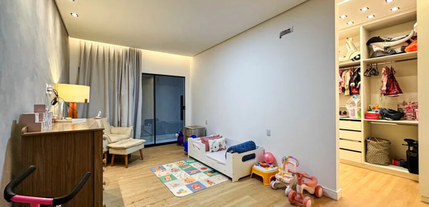 MARAVILHOSA CASA, NOVA DE ALTO PADRÃO, SOFISTICAÇÃO, CONFORTO E MODERNIDADE APRESENTAMOS ESTA BELÍSSIMA RESIDÊNCIA, PROJETADA PARA QUEM BUSCA EXCLUSIVIDADE, CONFORTO E UM ACABAMENTO IMPECÁVEL.