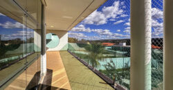 Conquiste seu novo lar no Condomínio Ouro Vermelho I, no bairro Jardim Botânico, em Brasília. Uma linda casa de 600m², moderna e espaçosa, que une conforto, praticidade e um estilo de vida exclusivo para você e sua família. Aproveite o melhor de morar em uma residência com amplas suítes e uma infraestrutura completa de lazer.