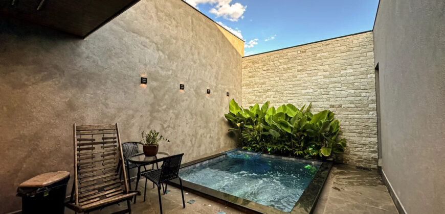 MARAVILHOSA CASA, NOVA DE ALTO PADRÃO, SOFISTICAÇÃO, CONFORTO E MODERNIDADE APRESENTAMOS ESTA BELÍSSIMA RESIDÊNCIA, PROJETADA PARA QUEM BUSCA EXCLUSIVIDADE, CONFORTO E UM ACABAMENTO IMPECÁVEL.