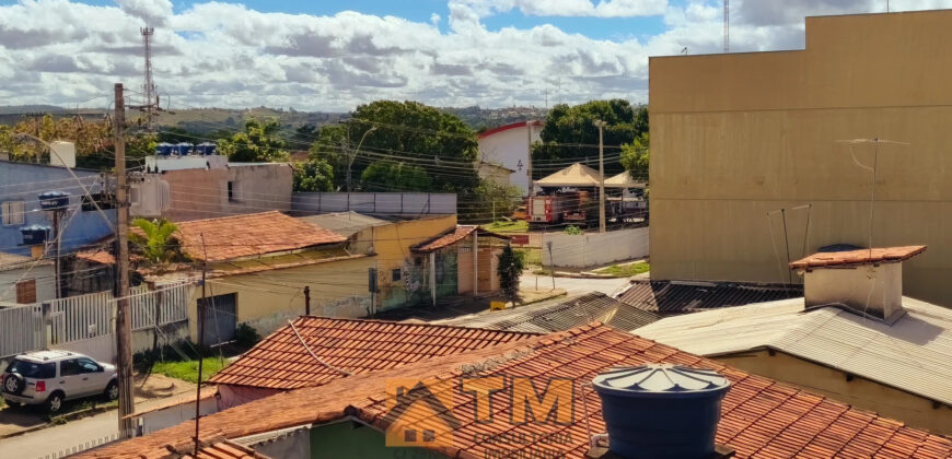 CASA COM 3 QUARTOS, MAIS UM SOBRADO NOS FUNDOS COM 2 LAJES – EXCELENTE LOCALIZAÇÃO, IMÓVEL MISTO, COMERCIAL E RESIDENCIAL, ATRÁS DO CORPO DE BOMBEIRO, NO BAIRRO RESIDENCIAL OESTE, EM SÃO SEBASTIÃO/DF.
